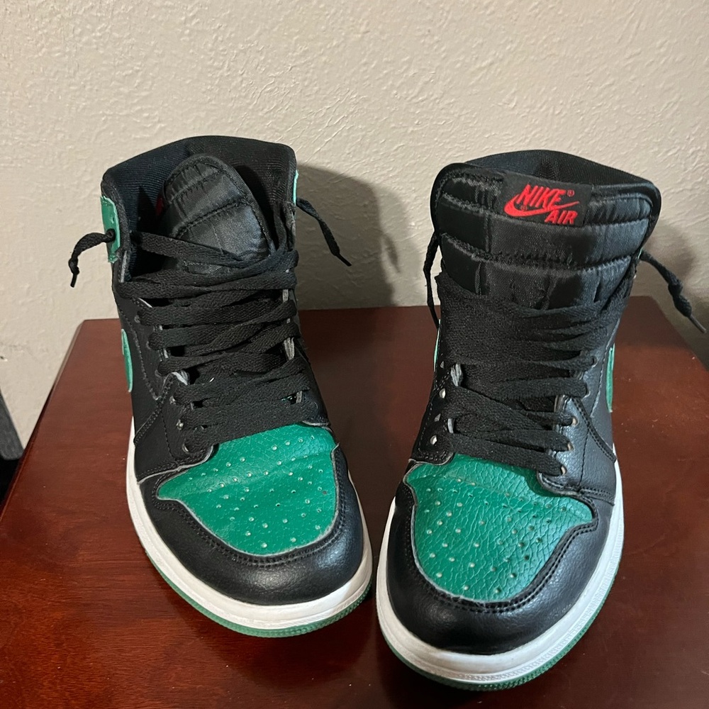Nike Jordan 1s